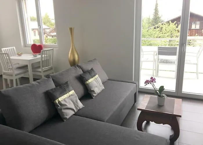 Modern Little Gem Close To Thun 아파트 Reutigen